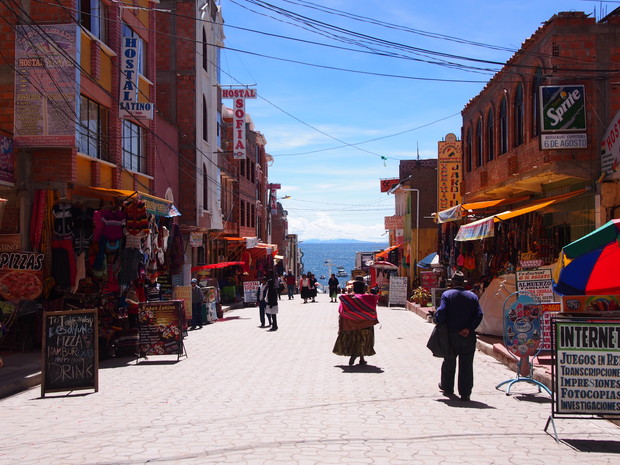 copacabana-titicaca-lake-bolivia-1