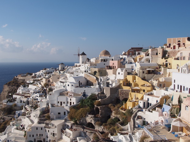 travel-destination-ranking-santorini